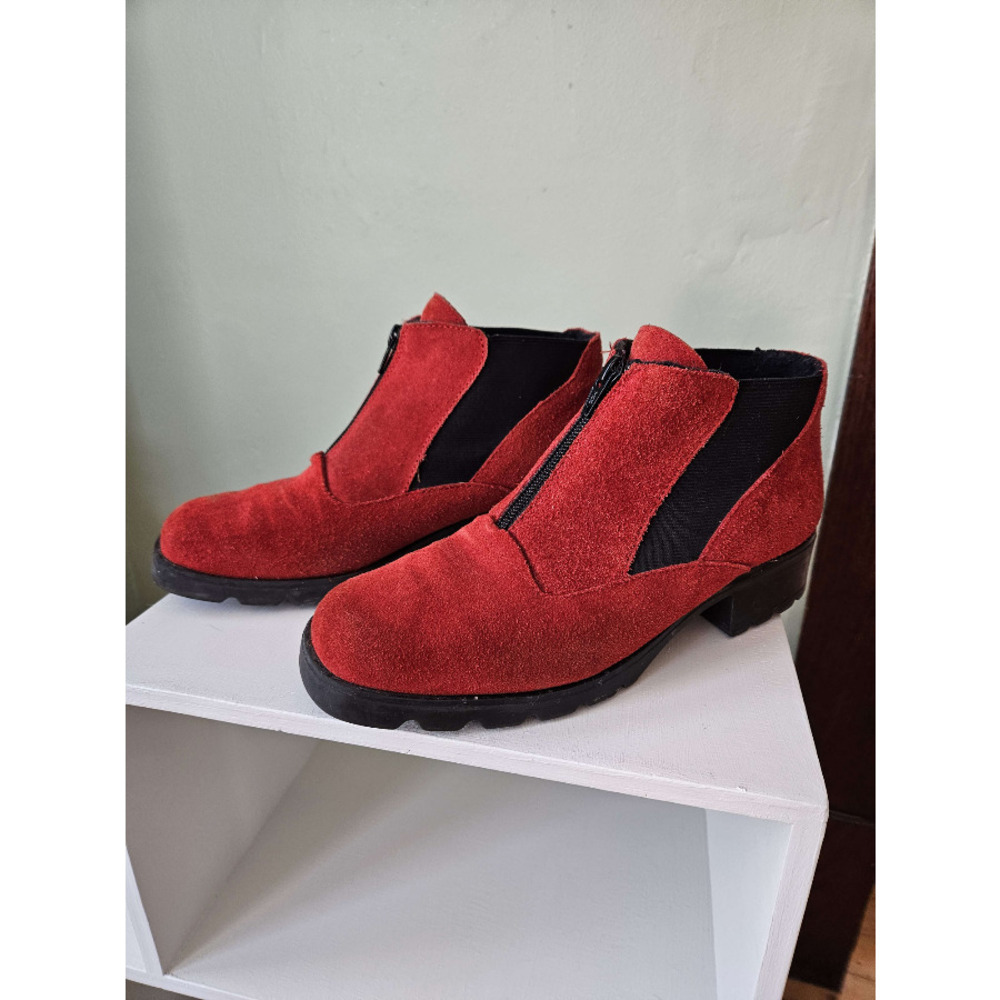 Barbo Suede Red Chelsea Boot